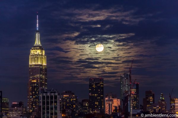 Moonrise over Manhattan, New York 3