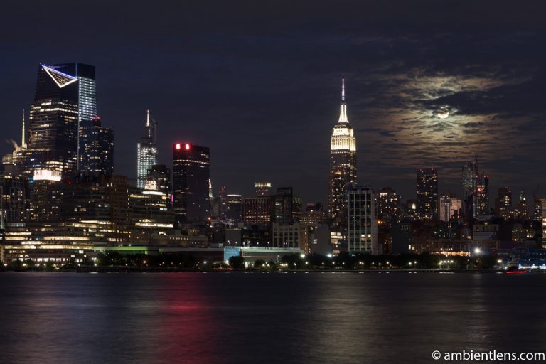 Moonrise over Manhattan, New York 2