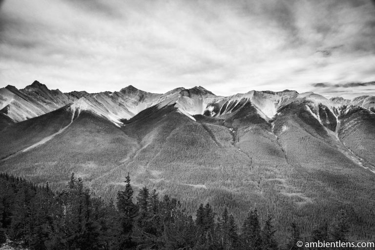 Banff Mountain Range (BW)